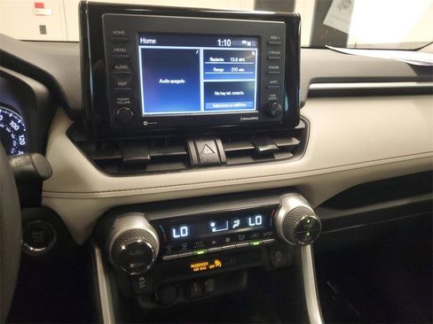 Used 2022 Toyota RAV4 XLE image 27