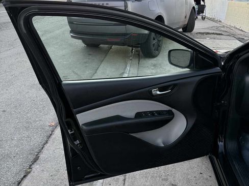 Used 2015 Dodge Dart SXT image 9