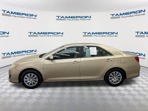 Used 2012 Toyota Camry LE FWD image 2