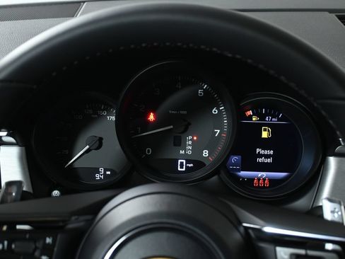 Used 2026 Porsche Macan AWD/4WD image 20
