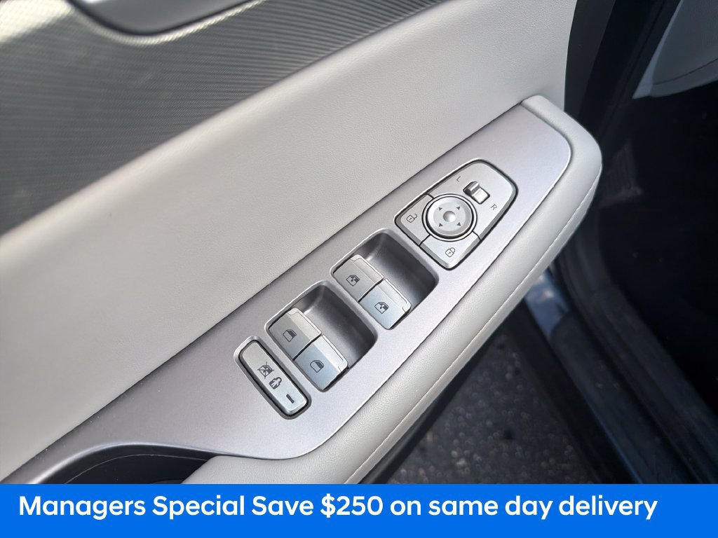 Used 2025 Hyundai Palisade SEL AWD/4WD image 12