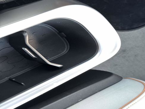 Certified 2025 Volkswagen ID. Buzz 1st Edition image 24