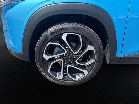 Certified 2026 Chevrolet Trax RS w/ Sunroof Package FWD image 9