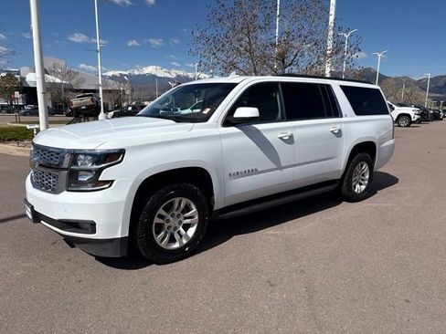 Used 2019 Chevrolet Suburban LT w/ Luxury Package AWD/4WD image 3