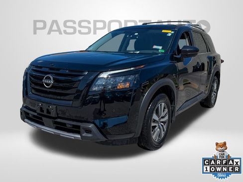Used 2025 Nissan Pathfinder SL w/ Black Appearance Package AWD/4WD image 1