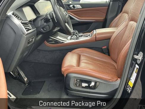 Used 2022 BMW X7 M50i w/ Executive Package image 13