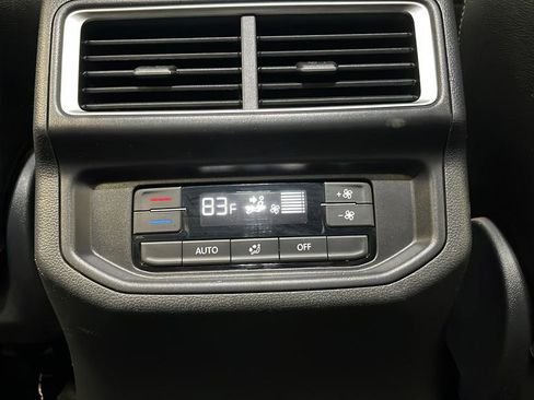 Used 2025 Volkswagen Atlas SE image 26