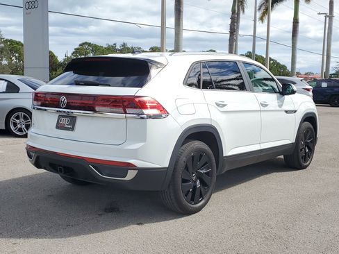 Used 2025 Volkswagen Atlas Cross Sport SE w/ Black Wheel Package image 6