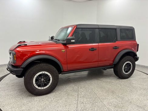 Used 2024 Ford Bronco Badlands image 3