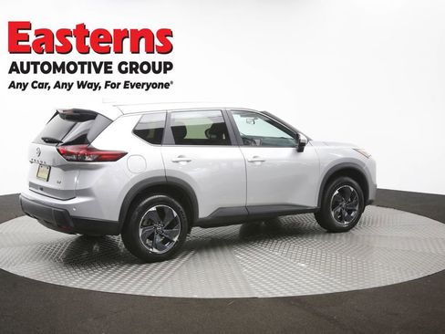 Used 2024 Nissan Rogue SV FWD image 41
