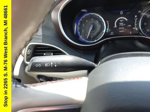 Used 2020 Chrysler Pacifica Limited FWD image 23