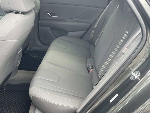 Used 2024 Hyundai Elantra SEL image 12