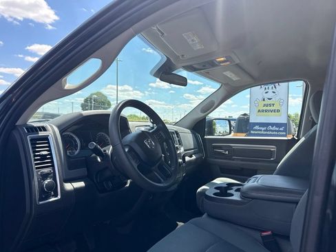Used 2019 RAM 1500 Classic SLT AWD/4WD image 9