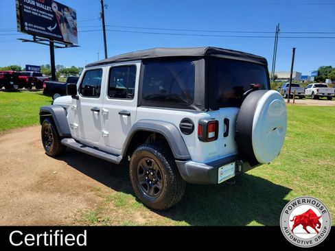Used 2018 Jeep Wrangler Unlimited Sport AWD/4WD image 3