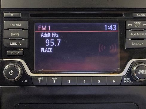Used 2018 Nissan Frontier SV RWD image 25