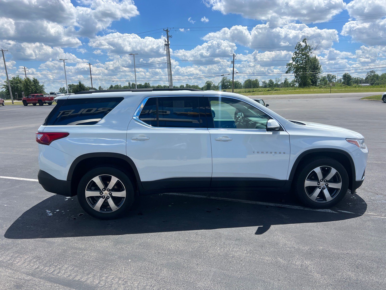 Used 2020 Chevrolet Traverse LT w/ LT Premium Package FWD image 5