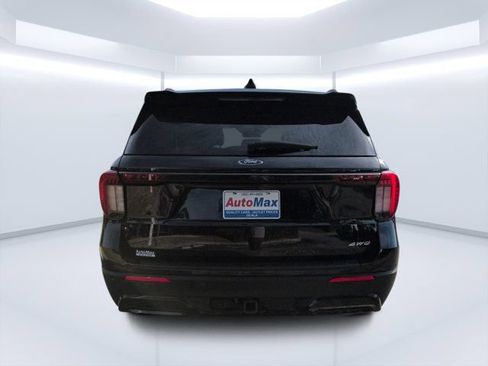Used 2025 Ford Explorer ST-Line w/ ST-Line Street Pack AWD/4WD image 4
