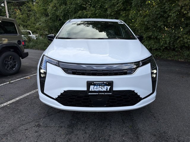 New 2027 Chrysler Pacifica Select AWD/4WD image 3