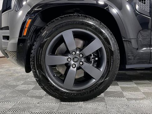 Used 2024 Land Rover Defender 110 V8 image 8