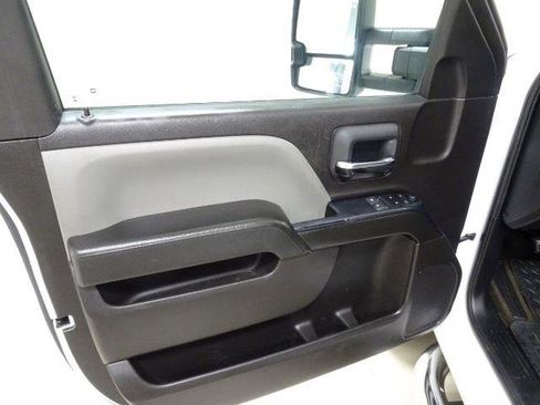 Used 2018 Chevrolet Silverado 2500 W/T w/ WT Fleet Convenience Package RWD image 19
