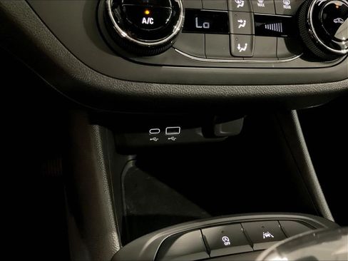 Used 2024 Buick Envista Preferred FWD image 16