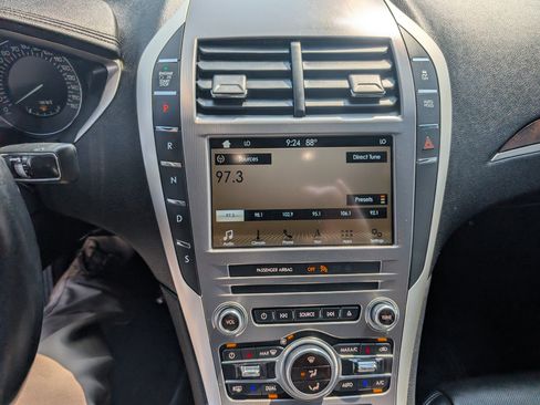 Used 2018 Lincoln MKZ Reserve AWD/4WD image 18