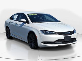 Used 2015 Chrysler 200 S FWD video 3