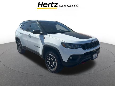 Used 2025 Jeep Compass Trailhawk image 1