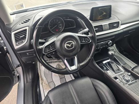 Used 2017 MAZDA MAZDA3 Touring FWD image 18
