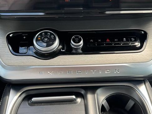 Certified 2025 Ford Expedition Max Platinum AWD/4WD image 55