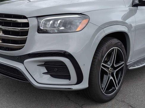 Used 2024 Mercedes-Benz GLS 450 4MATIC image 11