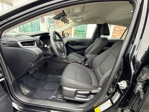 Used 2022 Toyota Corolla LE image 11
