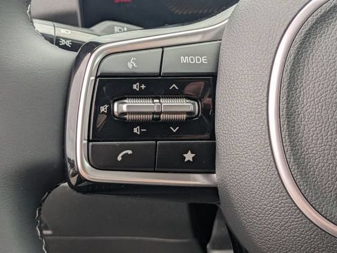 Used 2025 Kia Sorento S FWD image 17