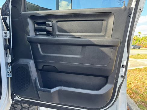 Used 2018 RAM 2500 Tradesman w/ Chrome Appearance Group image 37