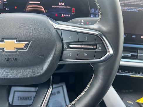 Used 2025 Chevrolet Equinox EV LT FWD image 24