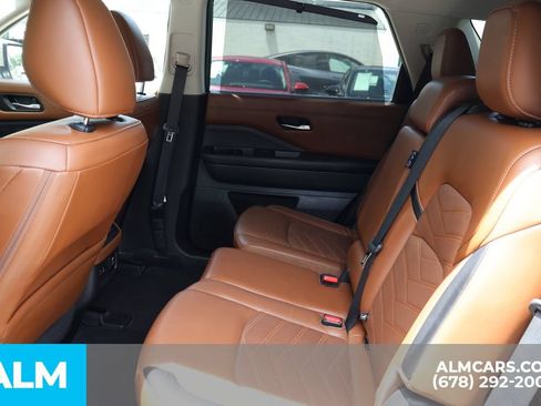 Used 2023 Nissan Pathfinder Platinum w/ Cargo Package AWD/4WD image 18