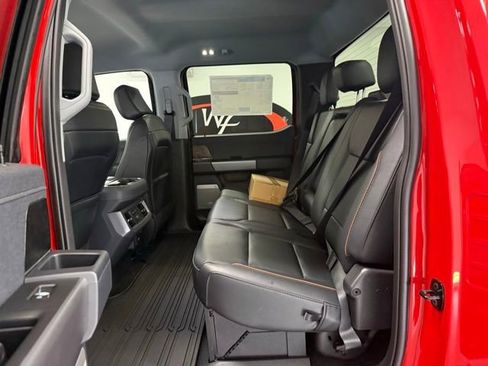 New 2026 Ford F250 Lariat w/ Black Appearance Package AWD/4WD image 12