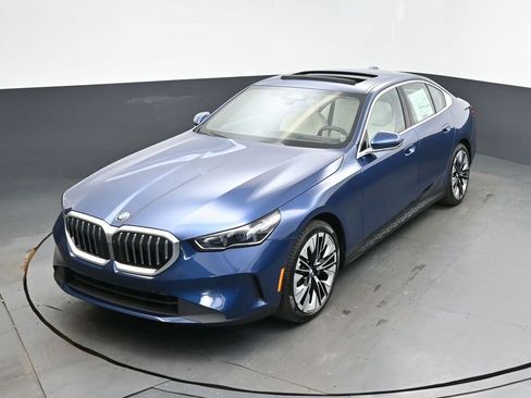 New 2026 BMW 530i w/ Premium Package image 30