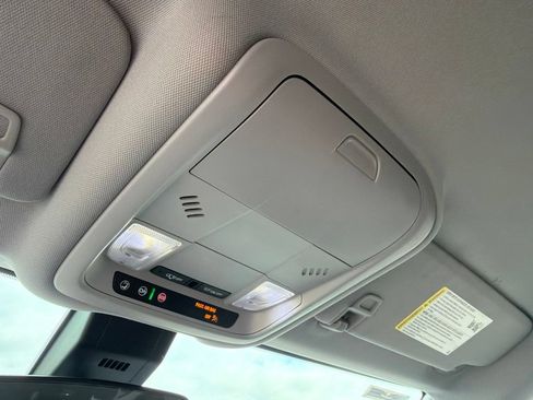 Used 2020 Chevrolet Equinox LT FWD image 17