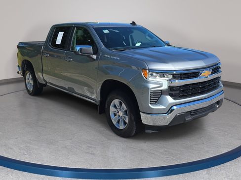 Used 2025 Chevrolet Silverado 1500 LT RWD image 3