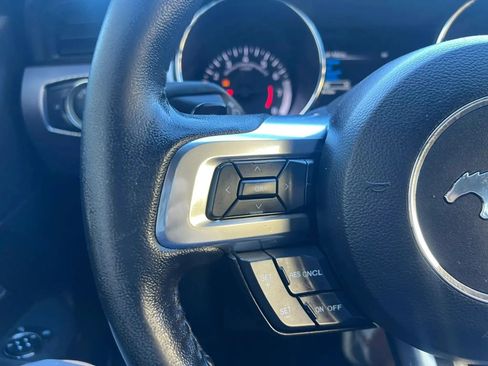Used 2017 Ford Mustang Coupe RWD image 19