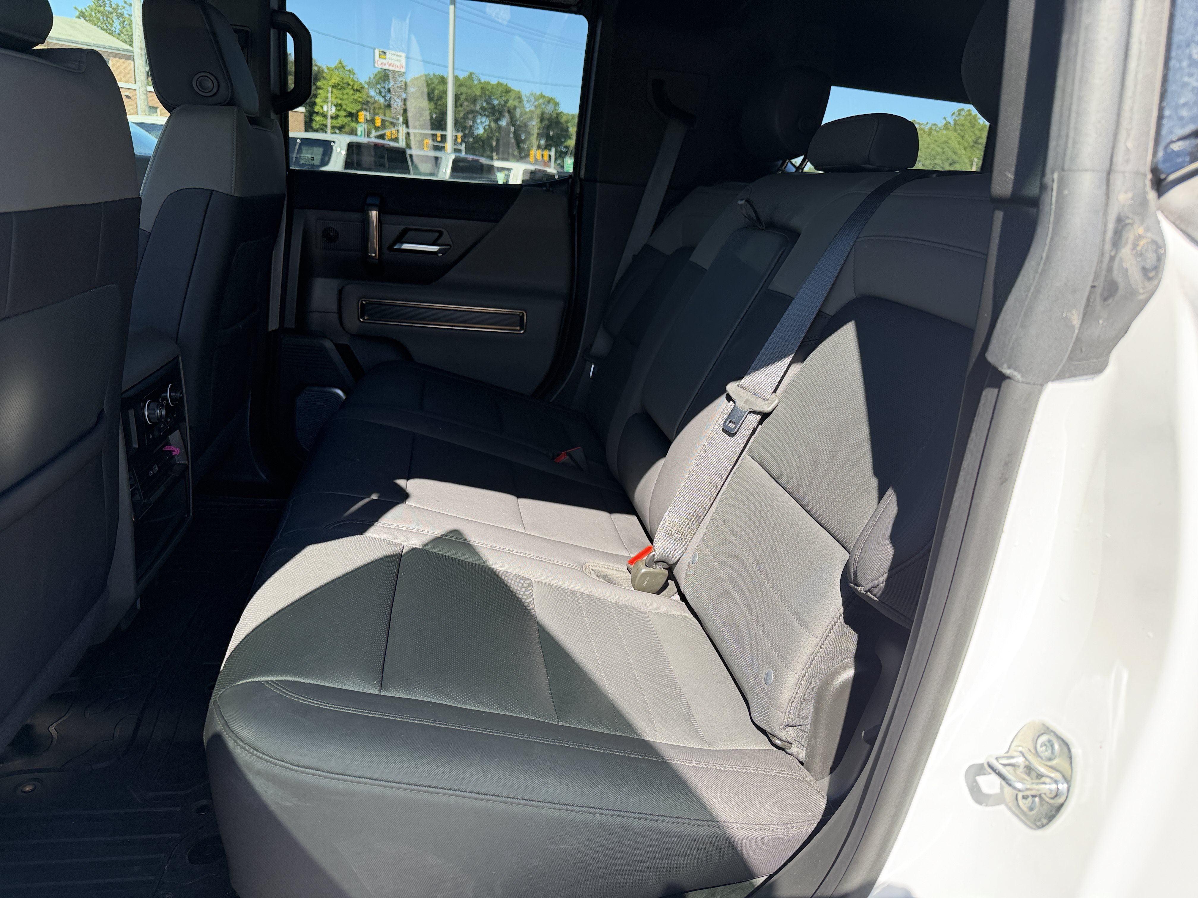 Used 2025 GMC Hummer EV 2X w/ LPO, Dark Essentials Package AWD/4WD image 6