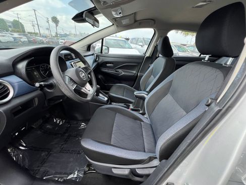 Used 2025 Nissan Versa SV FWD image 30