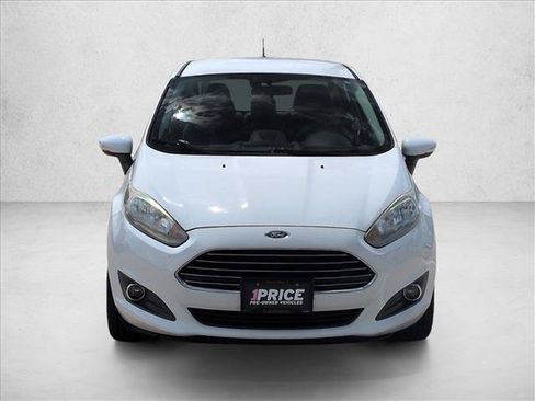 Used 2014 Ford Fiesta SE w/ Equipment Group 201A FWD image 2