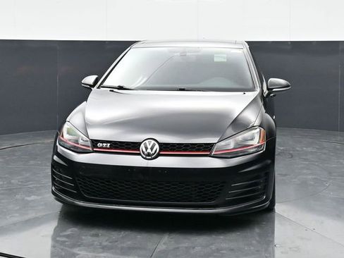 Used 2016 Volkswagen Golf 4-Door image 2