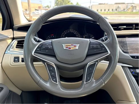 Used 2018 Cadillac XT5 Premium Luxury FWD image 14
