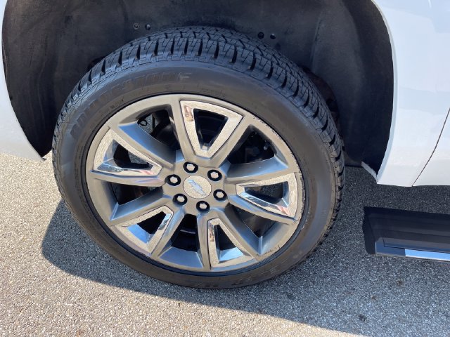 Used 2018 Chevrolet Suburban Premier AWD/4WD image 47