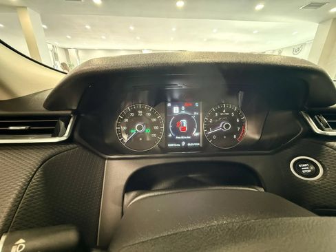 Used 2019 Land Rover Range Rover Velar S AWD/4WD image 30
