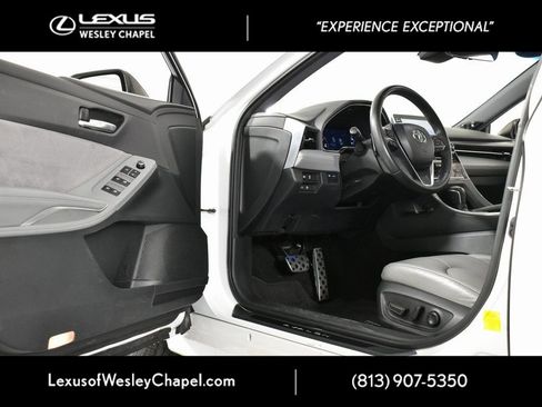 Used 2019 Toyota Avalon XSE image 17