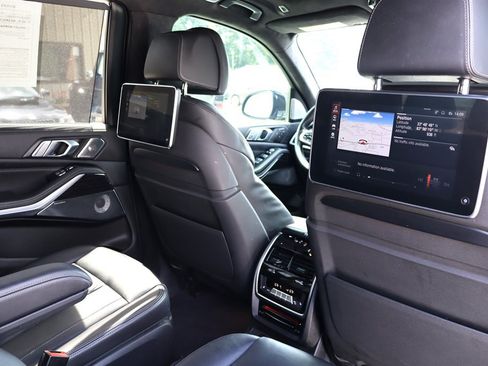 Used 2020 BMW X7 M50i w/ Dynamic Handling Package AWD/4WD image 22